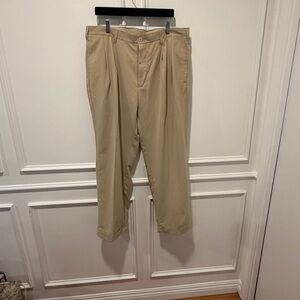 IZOD Men’s Dress Pants Size 36x30 Khaki Tan Pleated Front